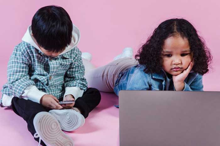 ¿Cuáles son las mejores herramientas que podemos usar para proteger a nuestros hijos mientras navegan por internet? proteger a nuestros hijos